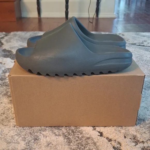 Adidas YZY Slide in Slate Marine